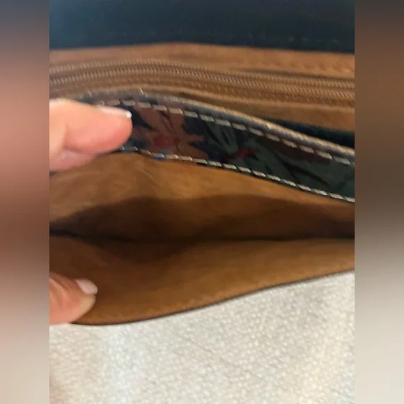 Patricia Nash EUC Liana crossbody bag in a floral print leather - Picture 15 of 16